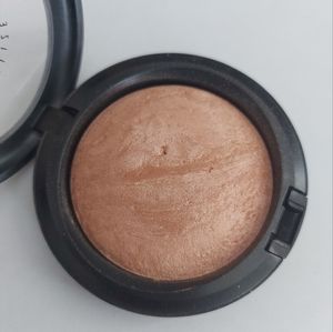 MAC mineralize skinfinish by candlelight